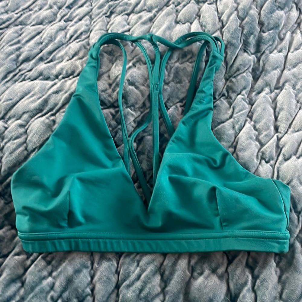 Lululemon sports bra! 💚